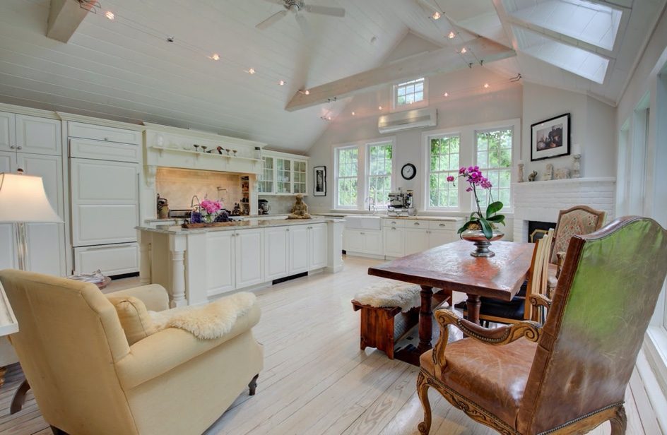 Elegant-Farm-House-1